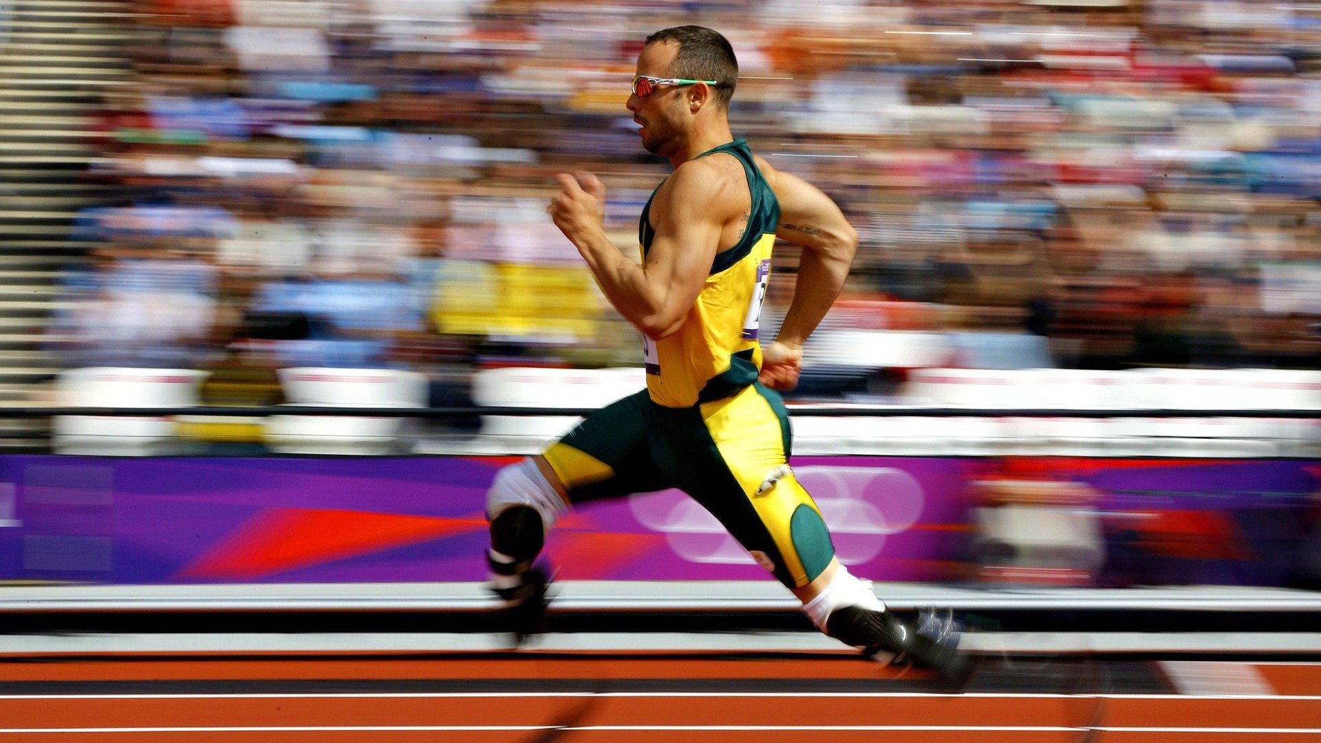 西班牙反曲弓男队在“春箭”大奖赛中获得第四名，西班牙弓箭手庆祝动作